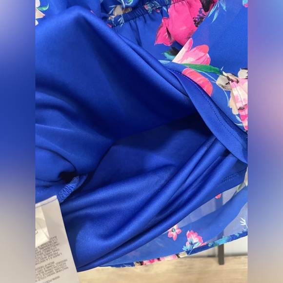 Express small roper long flow sleeves in  blue floral print - Picture 8 of 10